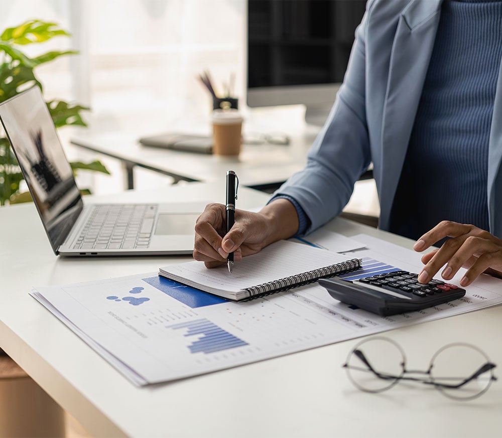 Slider_Card1_Desktop-Mobile_Empresaria_Escrevendo